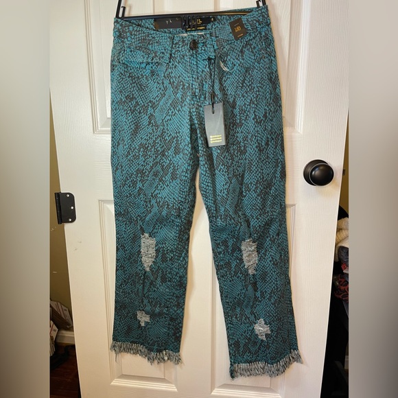 Lucky and Blessed Snakeskin Distressed Jeans 4 NWT - Picture 2 of 13